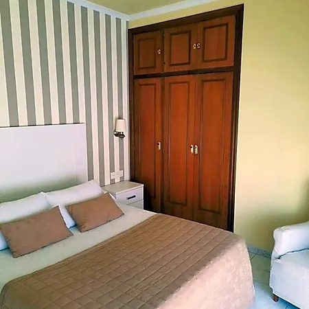 Otel Cervantes 2*